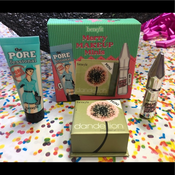 NIB! benefit Cosmetics 
Merry Makeup Minis Set - Picture 5 of 10